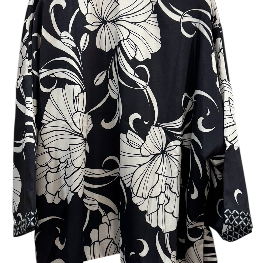 NWT Chico’s Navy White Covering Ruana Short Kimono Women’s Sz L/XL - Picture 9 of 11